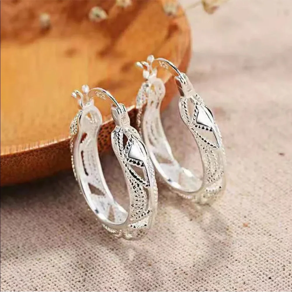 New Elegant 925 Silver Hoop Earrings - Picture 2 of 2